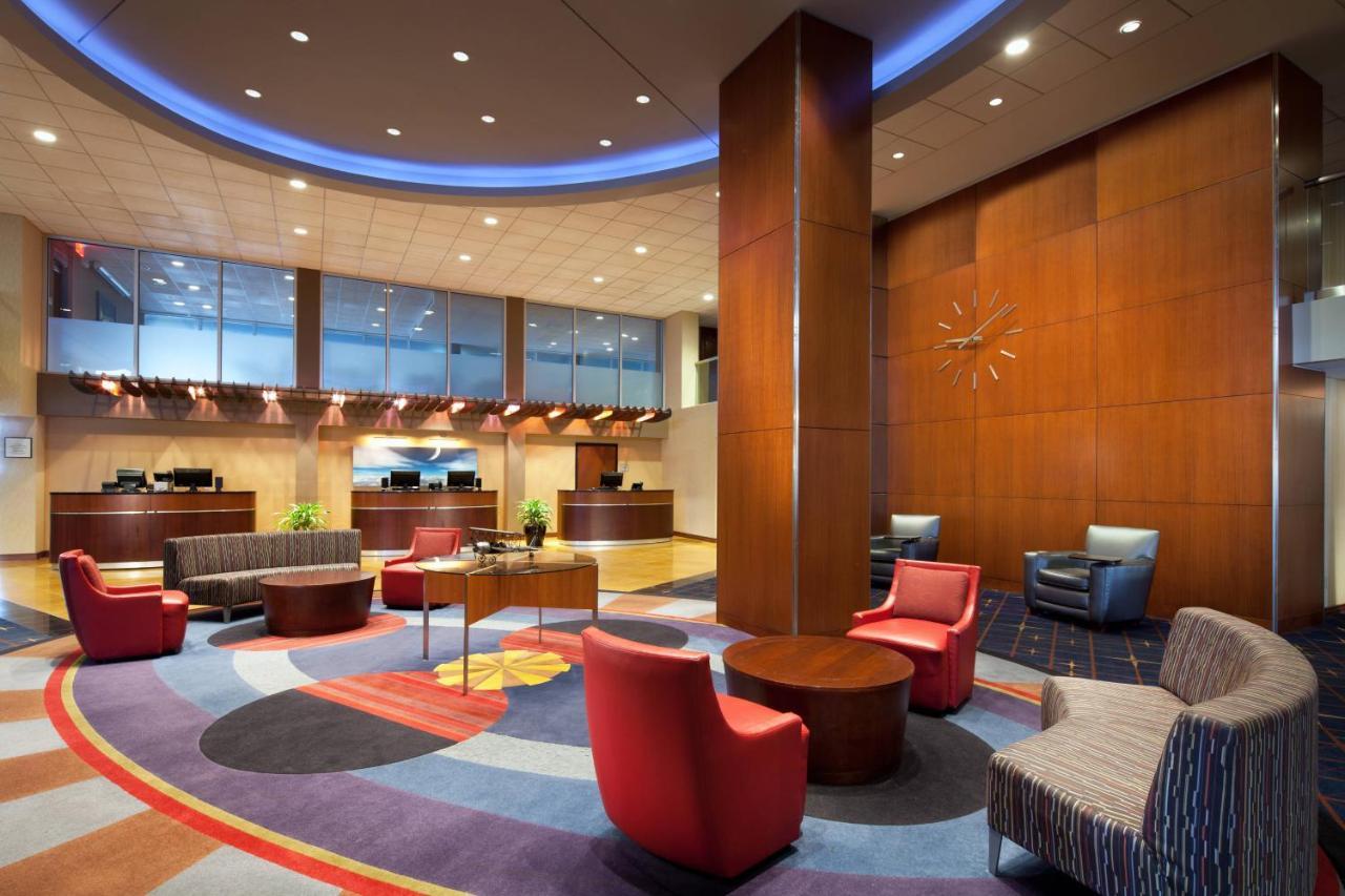 Sheraton Cleveland Airport Hotel Exterior foto